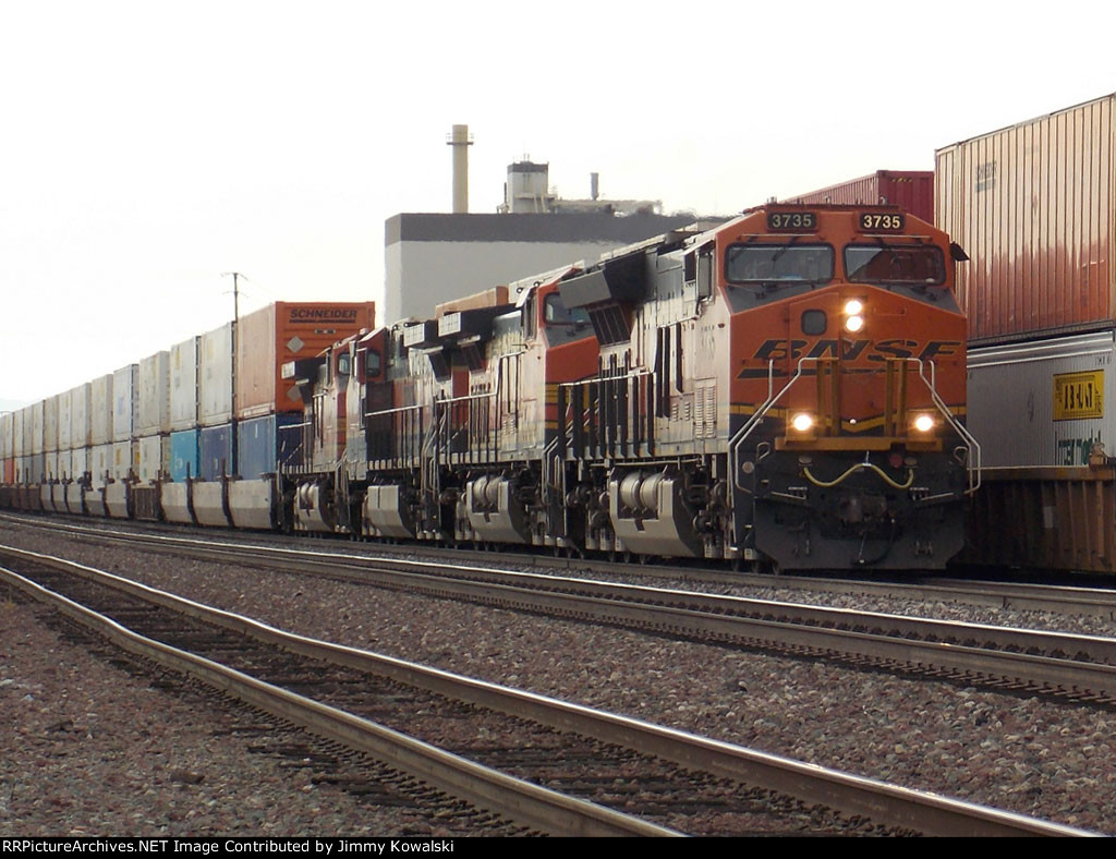 BNSF 3735